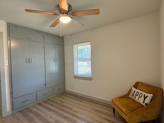 4th image of 2109 W Avenue B