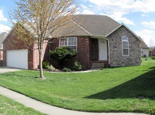 1125 N Arlington St, Nixa, MO 65714