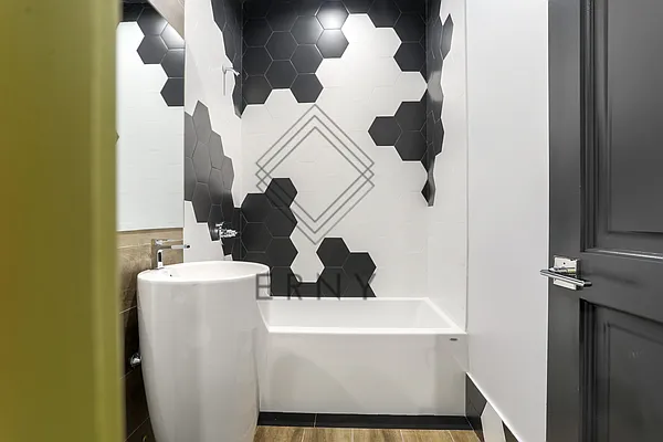 Rented by ERNY LLC | media 43