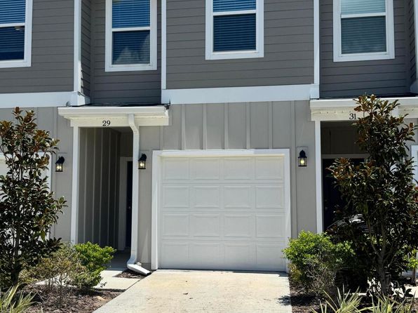 29 Pamplona Dr