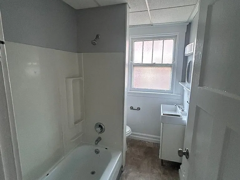 Academy 862 — Photo 19