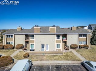 1050 Magic Lamp Way #6, Monument, CO 80132
