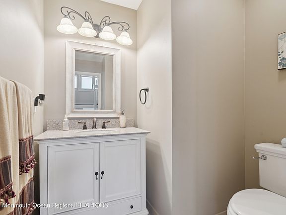 5th image of 82 Orchid Court #802
