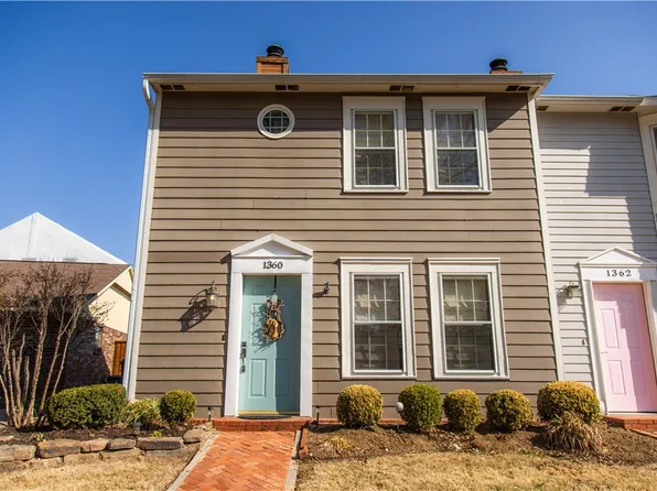 1360 E Masonic Dr, Fayetteville, AR 72703