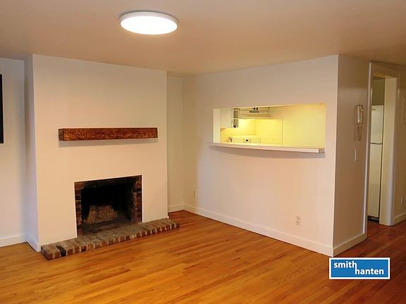3rd image of 162 Hoyt St #1