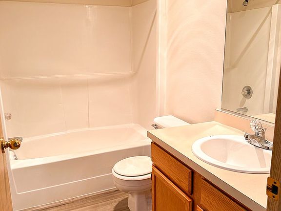 4th image of 2712 N Howard St