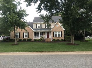 4 Dixon Rd, Poquoson, VA 23662