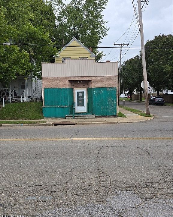 1st image of 851 Grant St