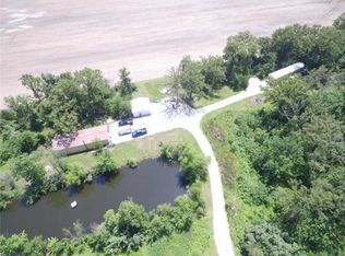 9070 Schuline Rd, Walsh, IL 62297