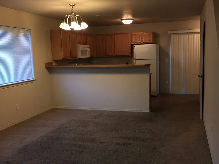 1398 NE Elk Ct #1 — Photo 2