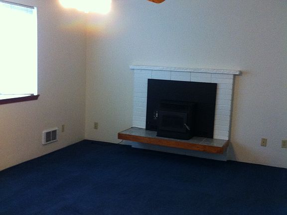 5th image of 5614 E M St