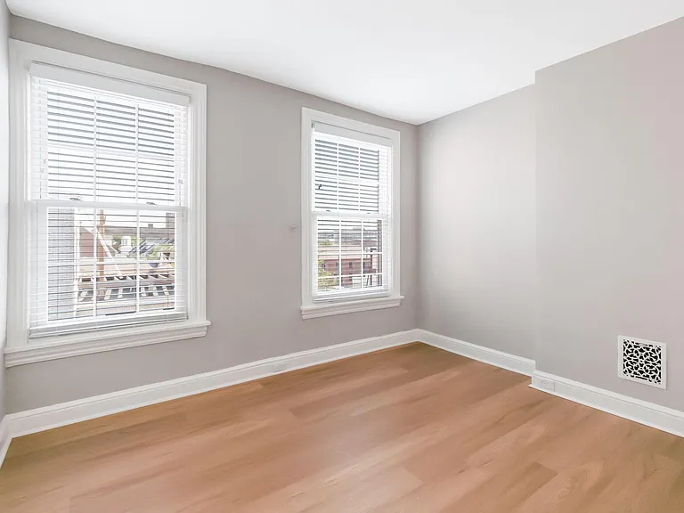 349 N Mulberry St — Photo 34