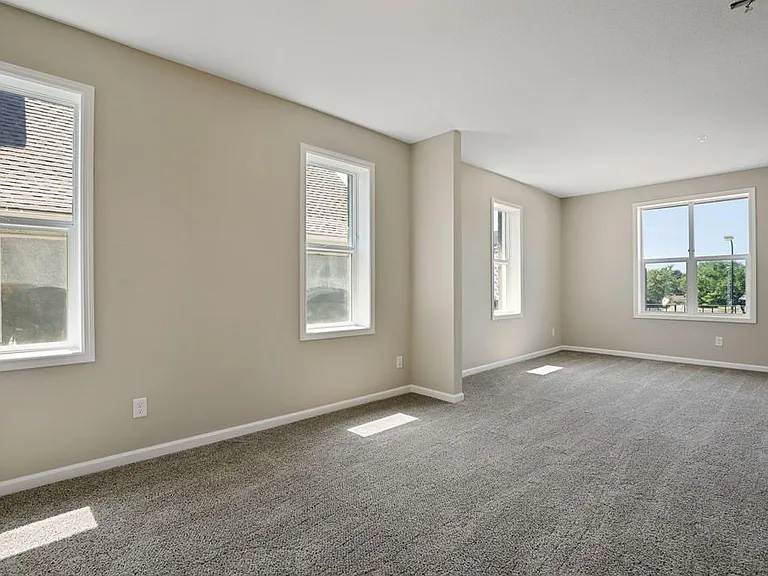 2050 W Broadway Ave — Photo 11