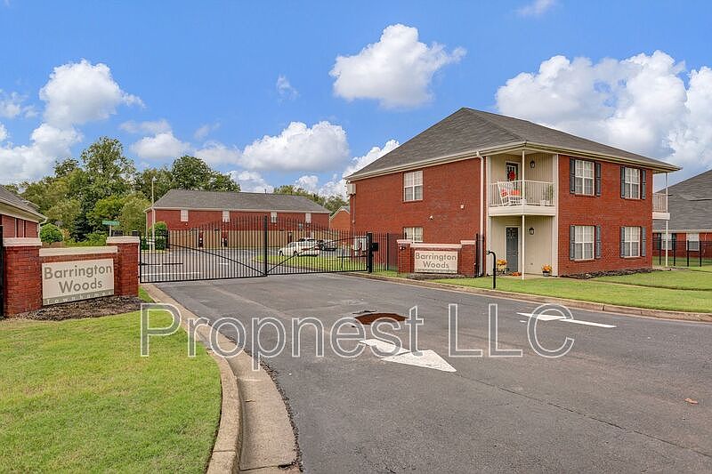 1st image of 769 Barrington Woods Cv #9