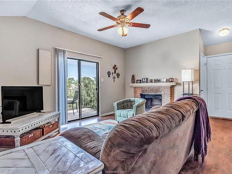 400 Fall Cir #C — Photo 5
