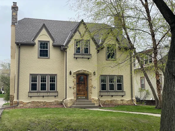 1941 Arthur St NE, Minneapolis, MN 55418