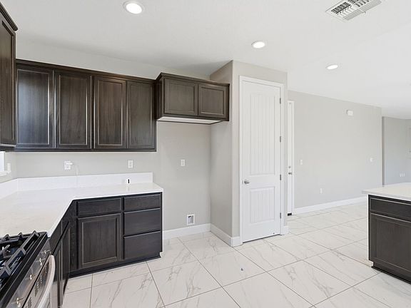 4th image of 453 Diamond Peak Ln