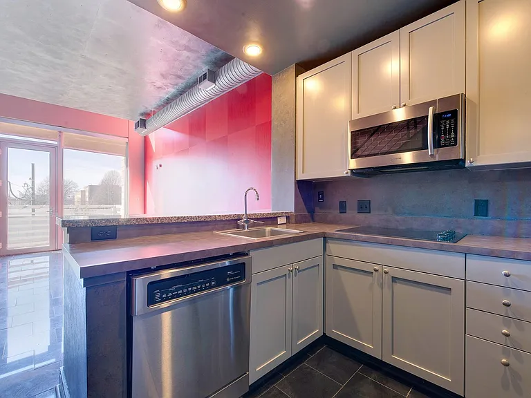 710 W Trade St #312 — Photo 9