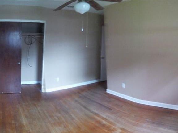 4th image of 1302 Canberra Ave