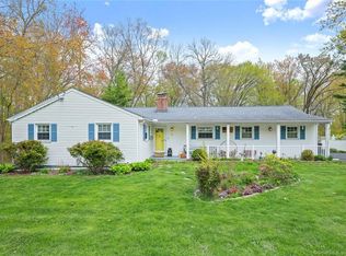 16 Wellsweep Rd, Branford, CT 06405