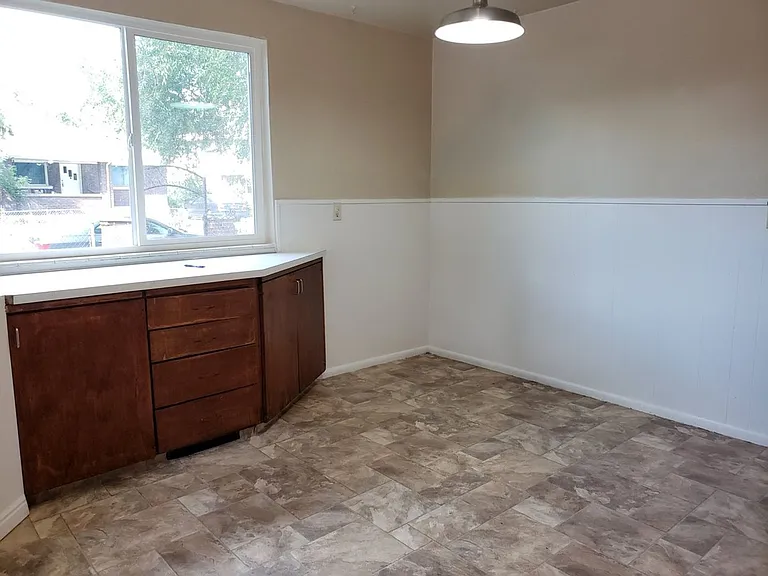 352 E Hampton Ave — Photo 5
