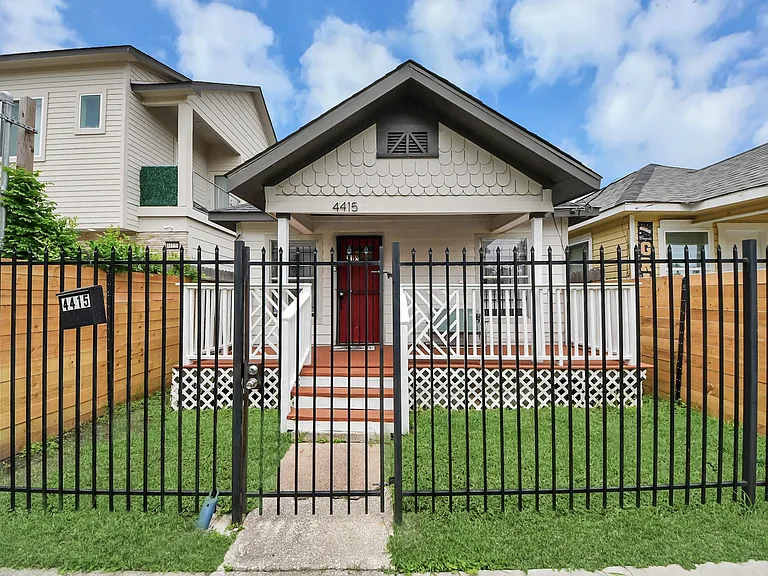 4415 Hershe St — Photo 2