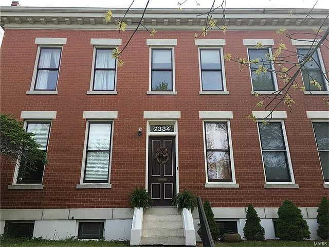 2334 Hickory St photo 1