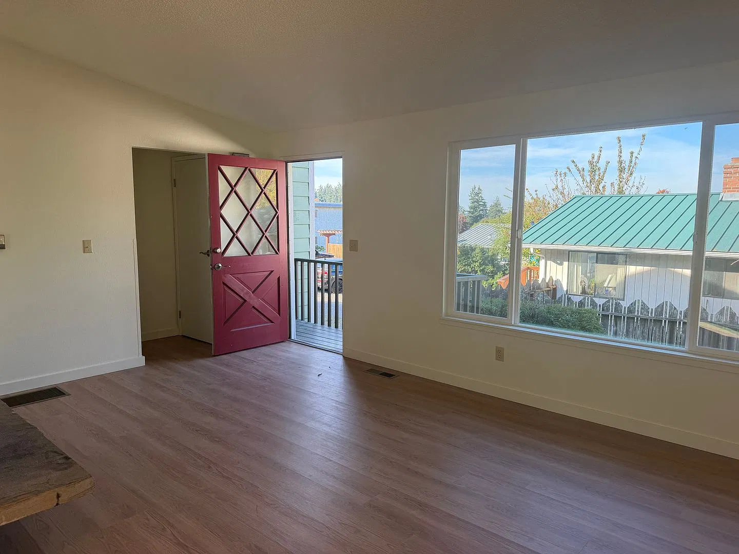 574 Luhn Ave. Unit2 — Photo 4