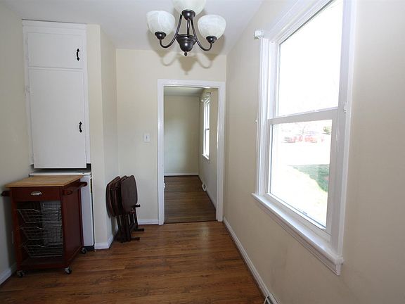 4th image of 4916 Myrtle St