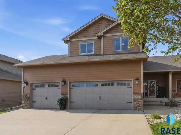 7303 S Grand Arbor Ct, Sioux Falls, SD 57108