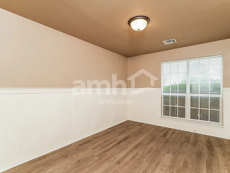 3016 N Ironwood Ave — Photo 13