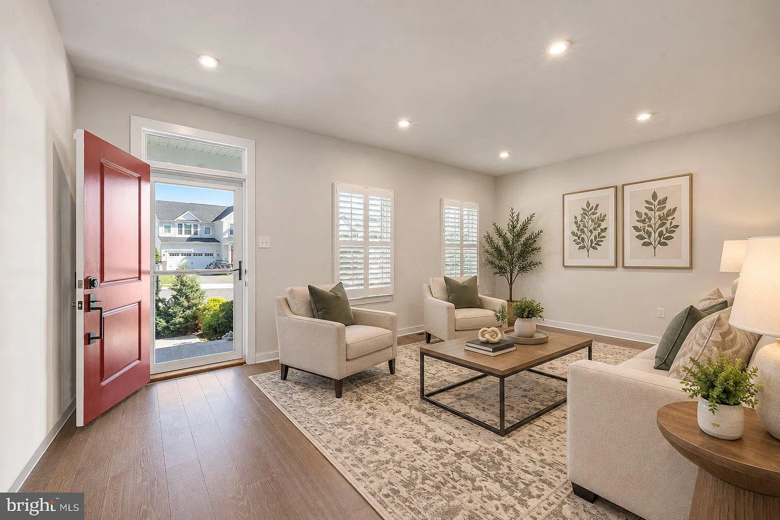 5 bed, 4.0 bath, 3840 sqft, $3,600 — Photo 3