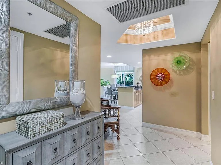 2728 Tiburon Blvd E #105 — Photo 2