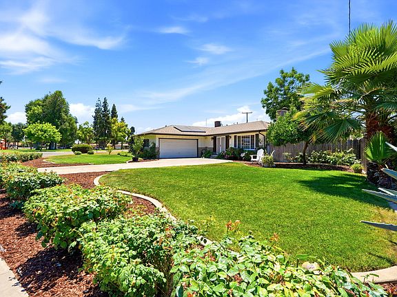 4th image of 2709 W Royal Oaks Drive
