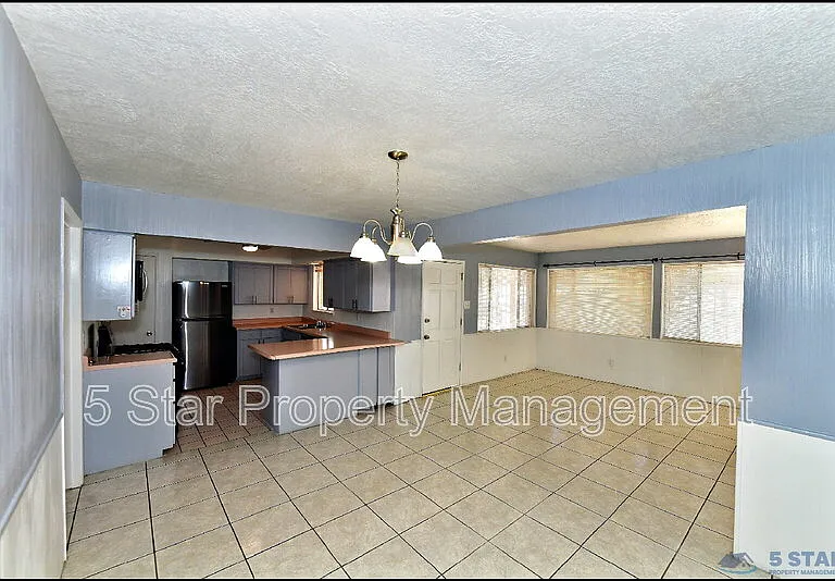 5613 Creston Ave — Photo 11