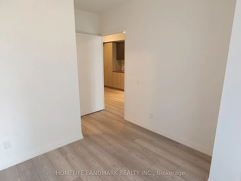 400 King St W #2119 — Photo 15