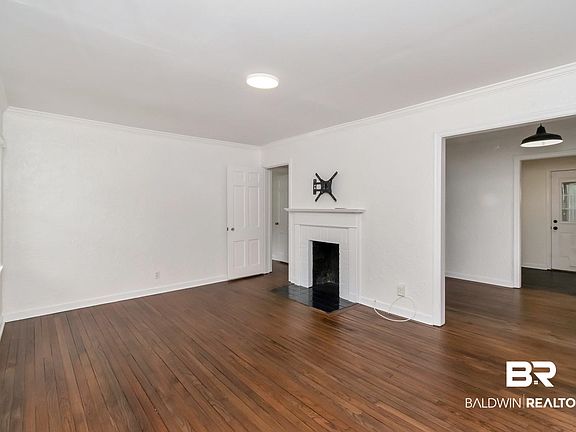 5th image of 208 Morgan Ave