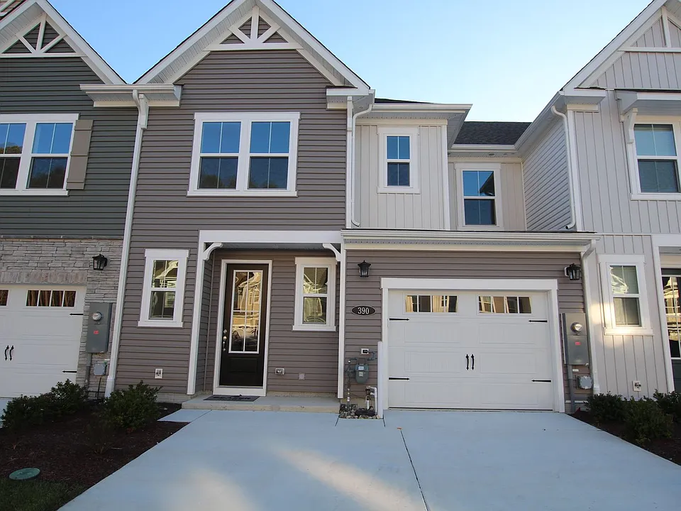 390 Scranton Ln