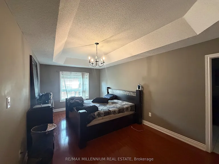 33 Nomad Cres #UPPER — Photo 10