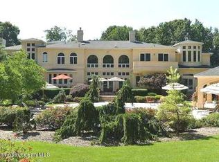 8 Robbins Nest Dr, Millstone Township, NJ 08535