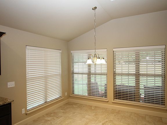 1204 E. Par Circle 015