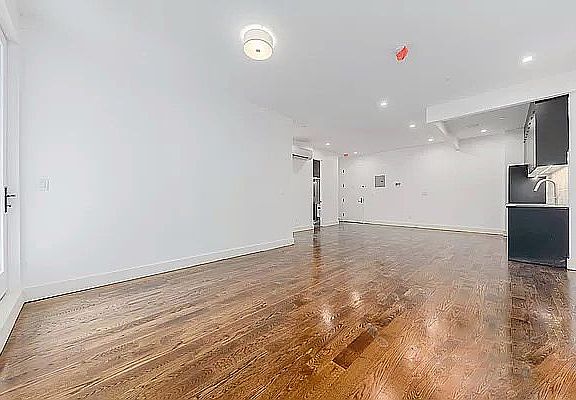 3rd image of 2909 Snyder Ave #4B