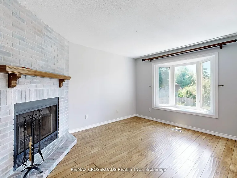 35 Forest Grove Dr — Photo 5