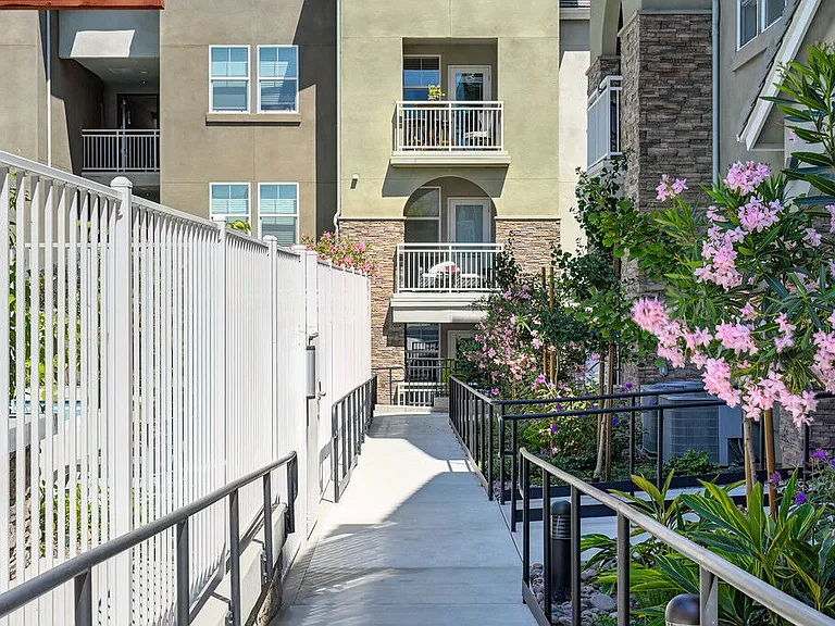 Vela Apartments — Photo 42