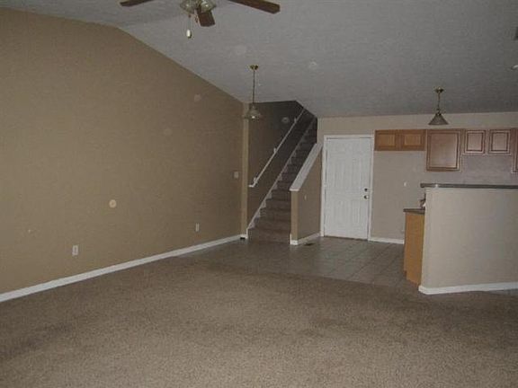 5th image of 126 Pepperwood Pl