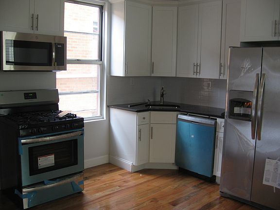 4th image of 1035 E 225th St