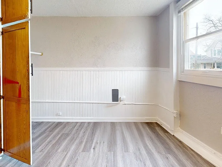 2550 Elyria Ave — Photo 22