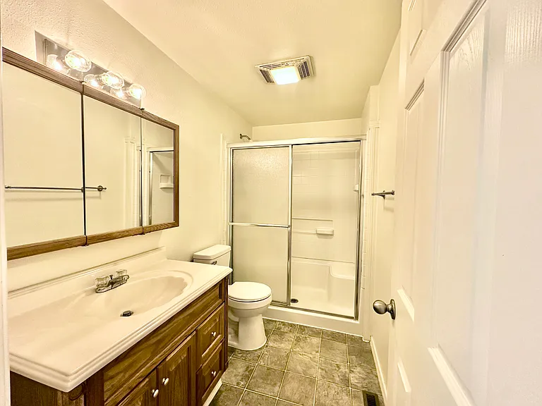 204 Gibson St — Photo 6