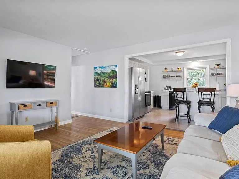 253 Johnston Blvd — Photo 1