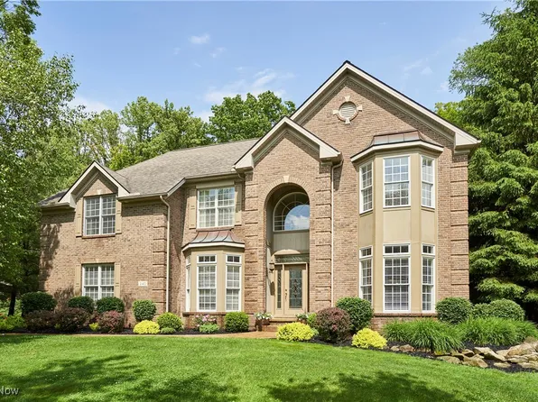 240 Anne Marie Ct, Hinckley, OH 44233
